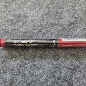 Revlon ColorStay Matte Lite Crayon - 010 Air Kiss